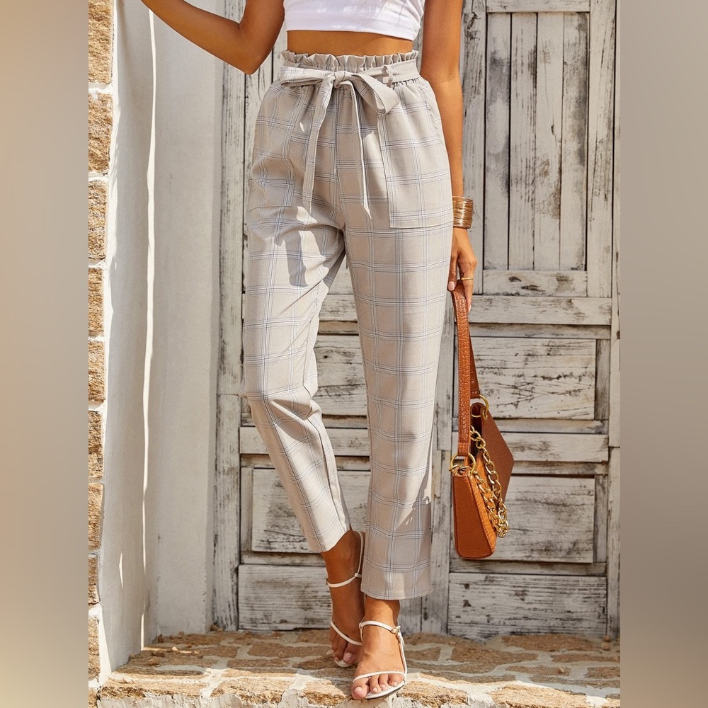 SHEIN Beige Plaid Paperbag Waist Trousers with Tie